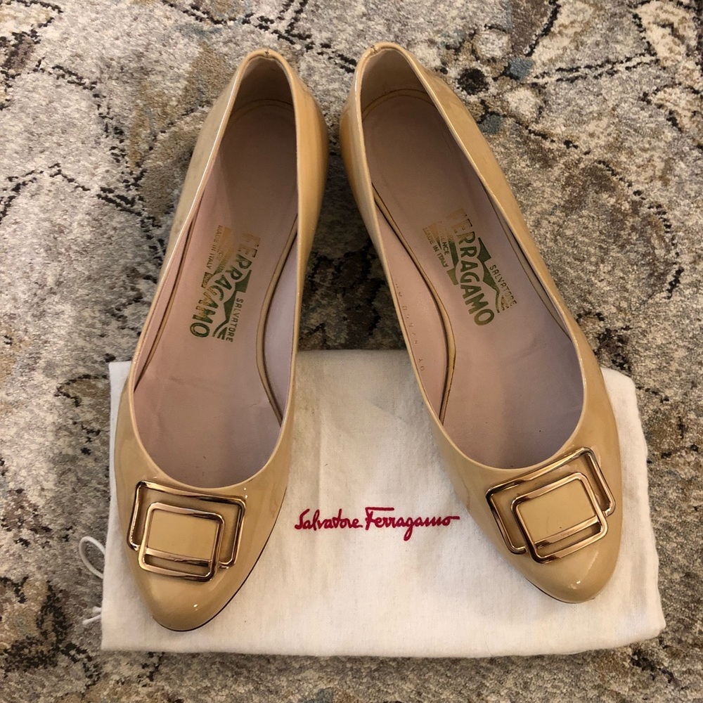 Tan Salvatore Ferragamo Flats 6.5